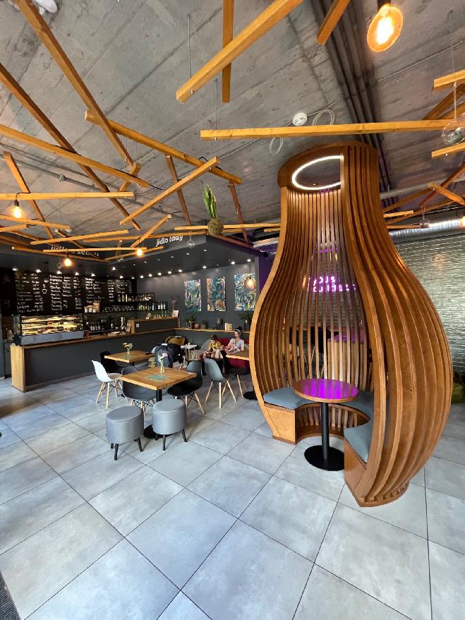 designovy-polstr-na-miru-do-kavarny (1)
